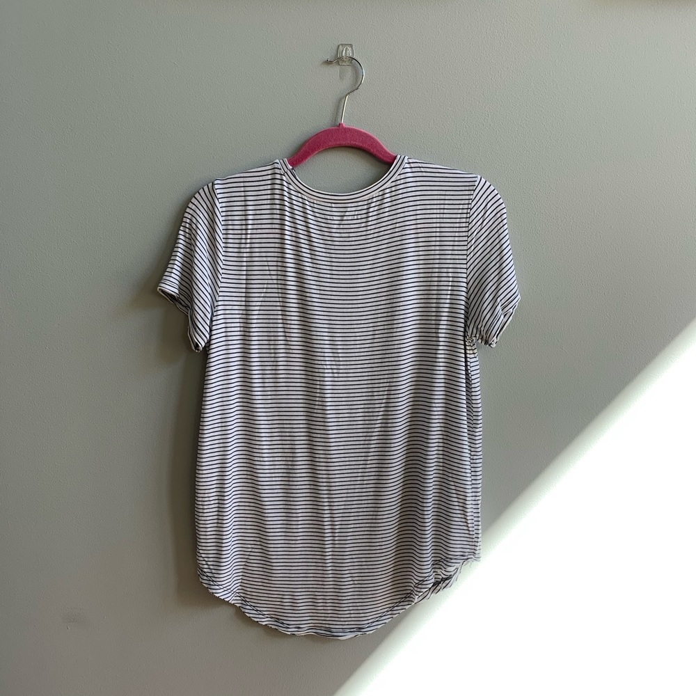 AEO | women’s striped tee with pocket - Picture 2 of 5